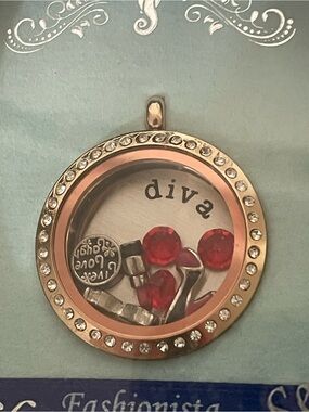 Lockets By The Sea Diva Version